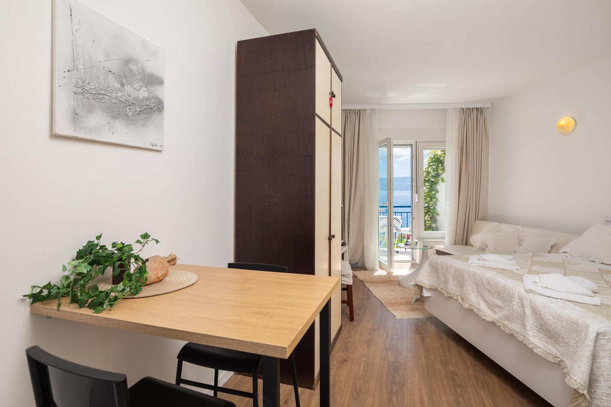 Caleta Seaview Suites II - Pool & Jacuzzi Локва Рогозница Екстериор снимка