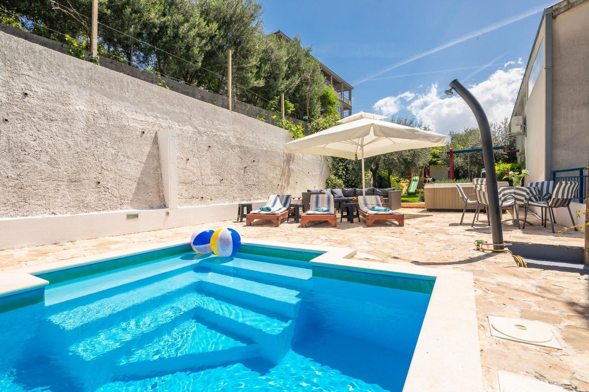 Caleta Seaview Suites II - Pool & Jacuzzi Локва Рогозница Екстериор снимка